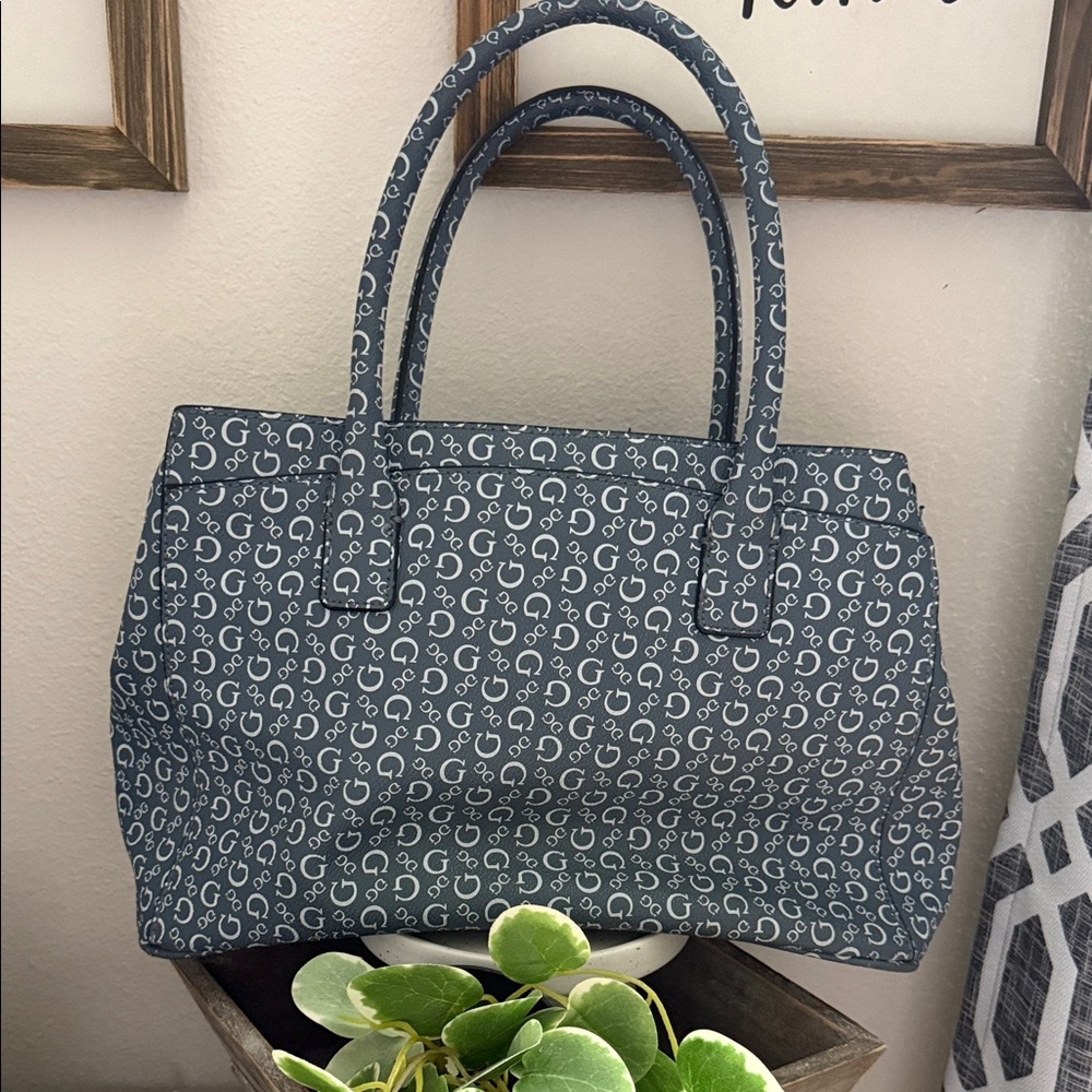GUESS Gray Patterned Satchel - Picture 3 of 8